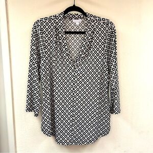 Charter Club 3/4 sleeve pleated v-neck blouse, black & white square, size Large